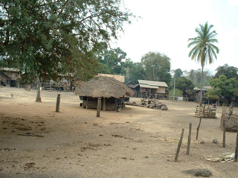 Les villages des minorités éthniques sont construits en rond autour de la maison du chef