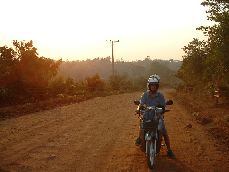 Le soleil se couche, il est temps de rentrer sur Pakse