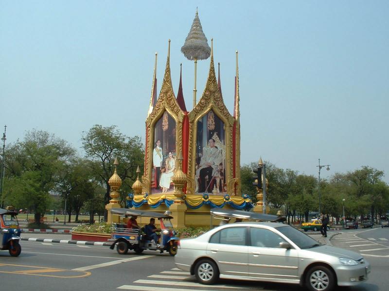 Partout en Thaïlande on trouve des portraits du roi et de la reine