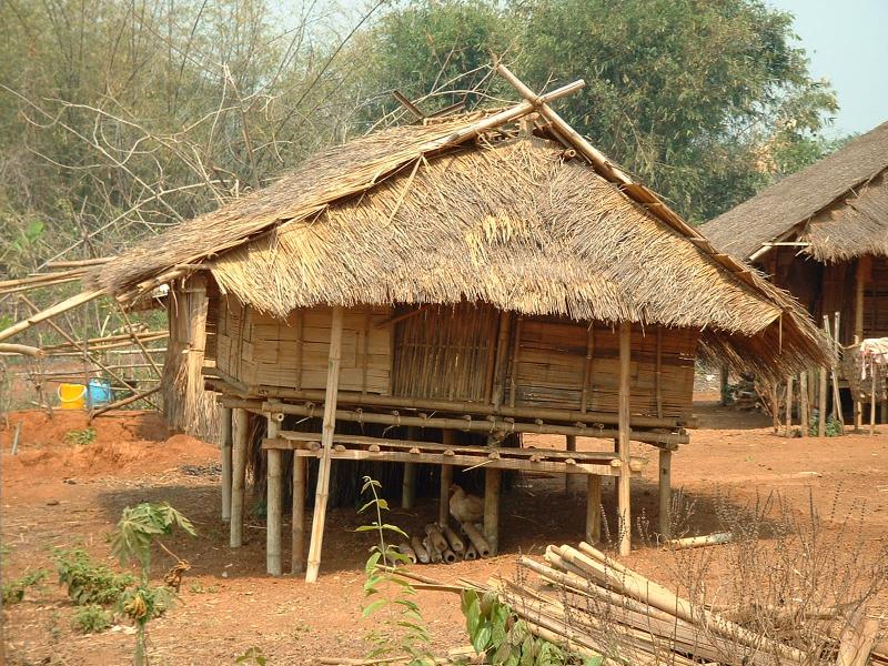 Un maison akka, pas très droite !