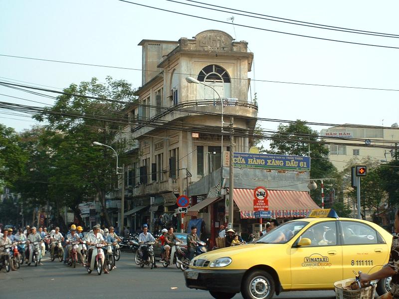 Au Vietnam, on doit compter une voiture pour 1000 mobylettes