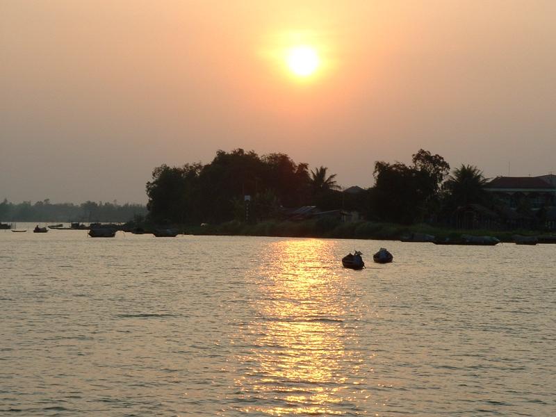 Coucher de soleil sur la rivière