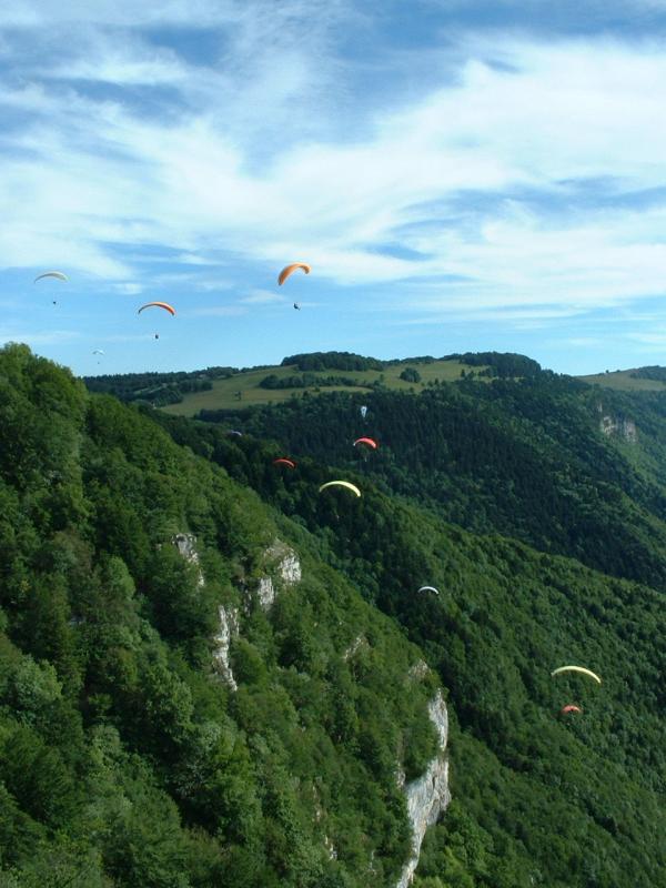 Finalement, y a plus de parapentistes que de marcheurs dans ce coin !