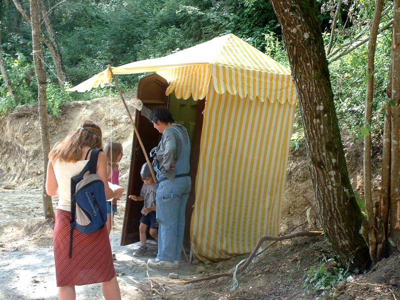 Les toilettes ? C'est ici !