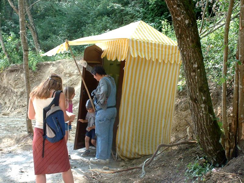 Les toilettes ? C'est ici !