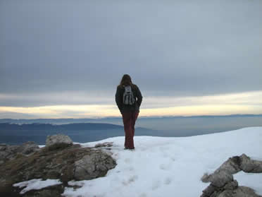 Rebecca contemple cette magnifique vue &agrave; 360&deg;
